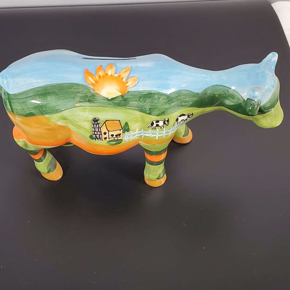 Cow Parade "Farm" Figurine - Picture 2 of 5